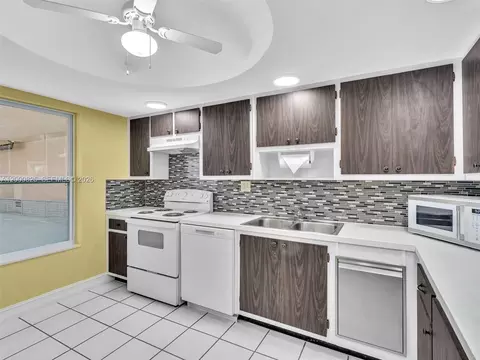 Kitchen - 19174 Bobolink Dr, Hialeah, FL 33015 photo 2 of 2