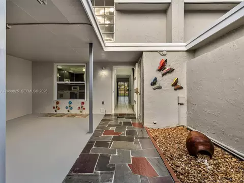 Exterior - 19174 Bobolink Dr, Hialeah, FL 33015 photo 3 of 10