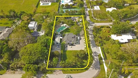 8390 SW 64 St, Miami, FL 33143