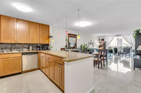 600 Three Islands Blvd #618, Hallandale Beach, FL 33009