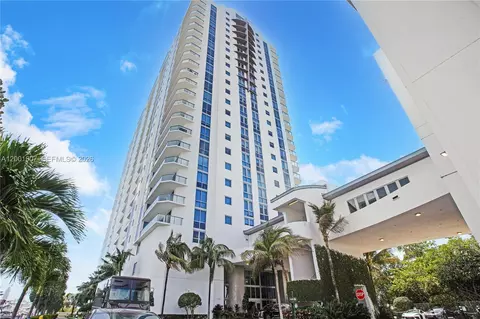 17111 Biscayne Blvd #2008, North Miami Beach, FL 33160