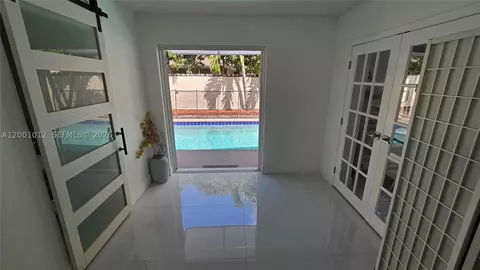 8421 NW 8th St, Pembroke Pines, FL 33024