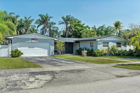 19751 SW 84th Ave, Cutler Bay, FL 33189