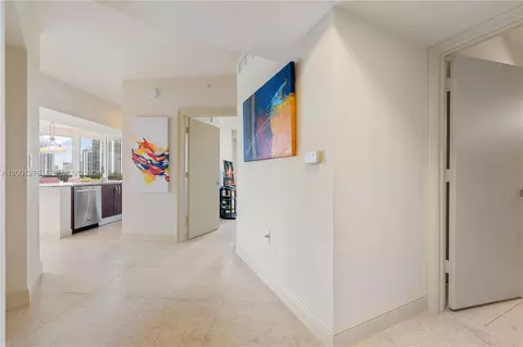 20000 E Country Club Dr #610, Aventura, FL 33180