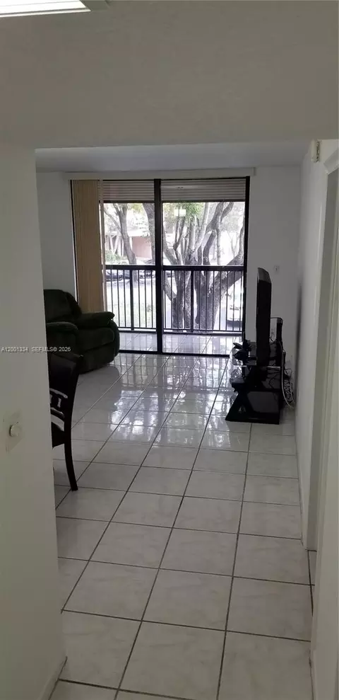 14201 N Kendall Dr #212-D, Miami, FL 33186
