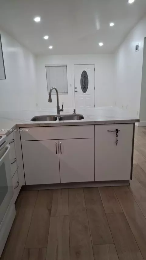 Kitchen - Undisclosed, Hialeah, FL 33016 photo 6 of 6