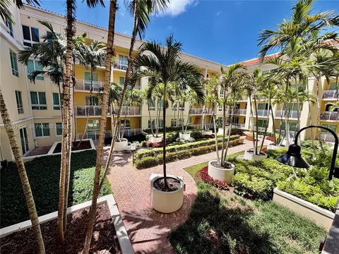 7355 SW 89th St #526N, Miami, FL 33156