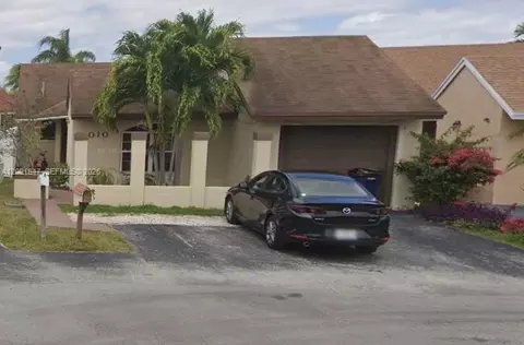 7010 SW 103rd Pl, Miami, FL 33173