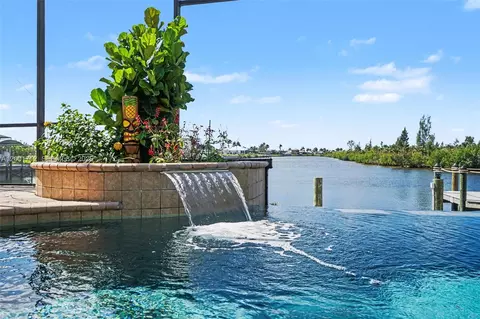 4214 Gulfstream Pkwy, Cape Coral, FL 33993