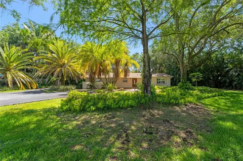 11401 SW 102nd Ave, Miami, FL 33176