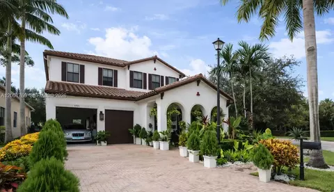 8537 NW 39th Ct, Pembroke Pines, FL 33024