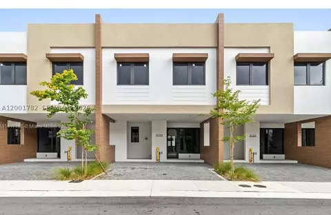 4130 N Oak Pl #4130, Davie, FL 33314