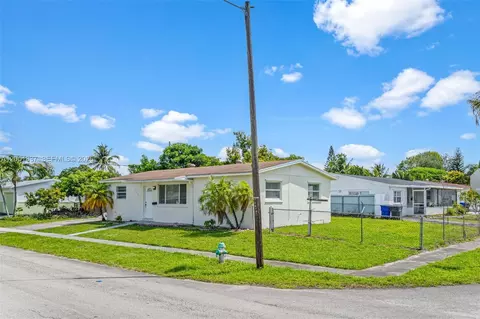 7491 Hope St, Hollywood, FL 33024