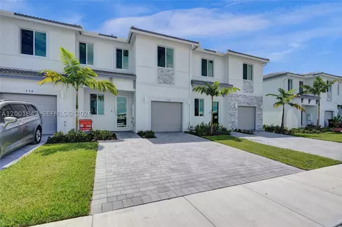 732 SE 13th Ct #732, Homestead, FL 33034