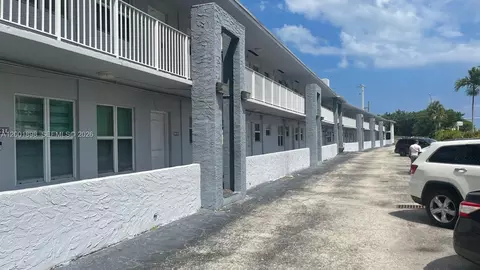 2225 NE 123rd St #204, North Miami, FL 33181