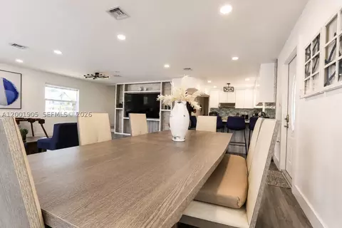Dining - 20 Eagle Dr, Key Largo, FL 33037 photo 2 of 3