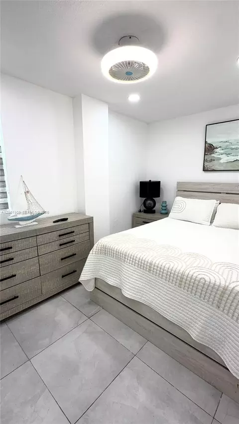 Bedroom - 20 Eagle Dr, Key Largo, FL 33037 photo 3 of 4