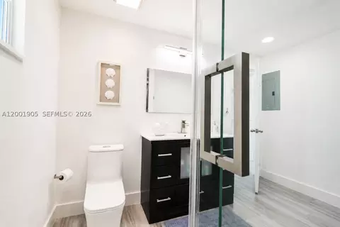 Bath - 20 Eagle Dr, Key Largo, FL 33037 photo 5 of 5