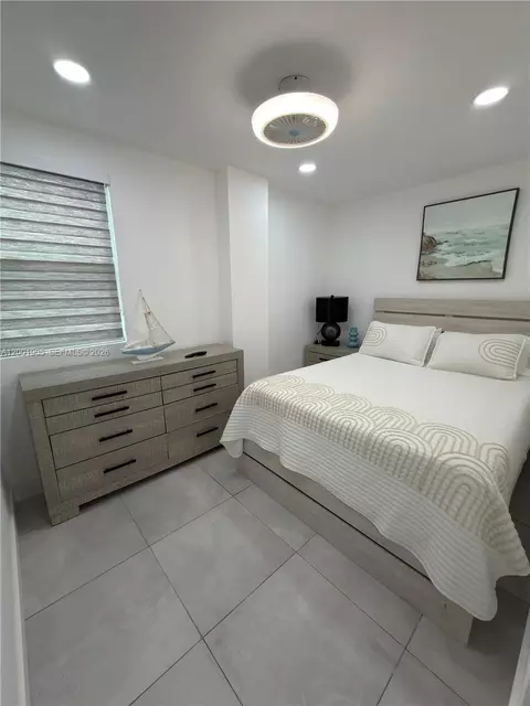 Bedroom - 20 Eagle Dr, Key Largo, FL 33037 photo 2 of 4
