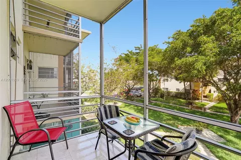 16801 NE 13th Ave #206, Miami, FL 33162
