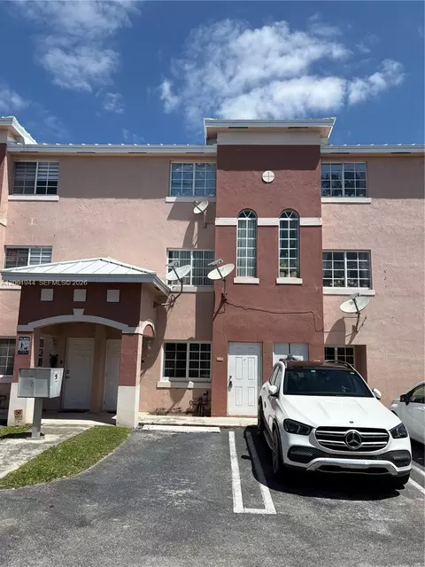 12035 SW 14th St #105, Miami, FL 33184