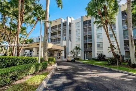 9725 NW 52nd St #202, Doral, FL 33178