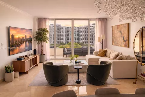 848 Brickell Key Dr #905, Miami, FL 33131