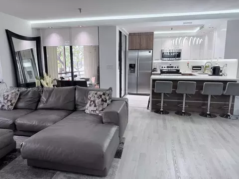 671 NE 195th St #208E, Miami, FL 33179