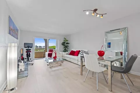 7845 Camino Real #O-413, Miami, FL 33143