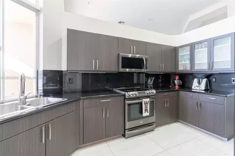 Kitchen - 2557 Jardin Ter, Weston, FL 33327 photo 1 of 3