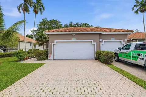 7600 S Aragon Blvd #1, Sunrise, FL 33322