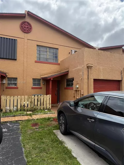 8024 NW 27th Ct, Sunrise, FL 33322