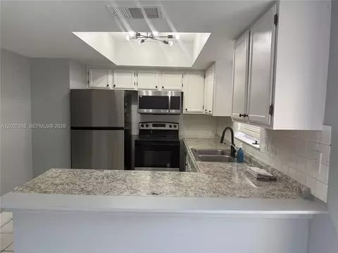 7926 Kimberly Blvd #202, North Lauderdale, FL 33068