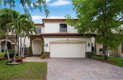 10045 NW 86th Ter, Doral, FL 33178