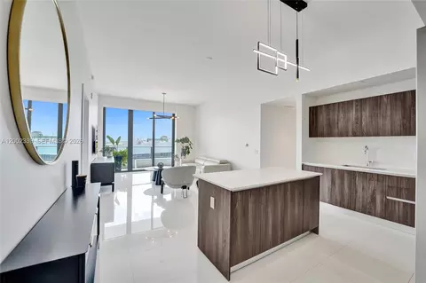 2960 NE 207th St #1205, Aventura, FL 33180
