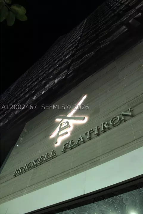 1000 Brickell Plz #1906, Miami, FL 33131