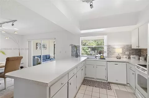 4309 Coral Springs Dr #2G, Coral Springs, FL 33065