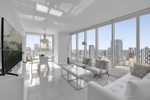 485 Brickell Ave #4104, Miami, FL 33131