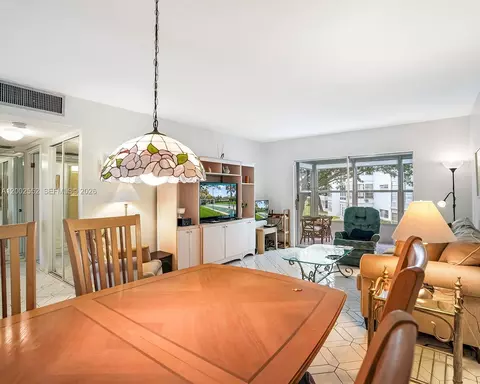 4806 NW 36th St #515, Lauderdale Lakes, FL 33319