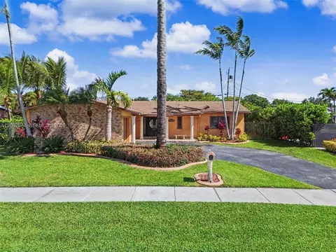 9837 SW 194th St, Cutler Bay, FL 33157