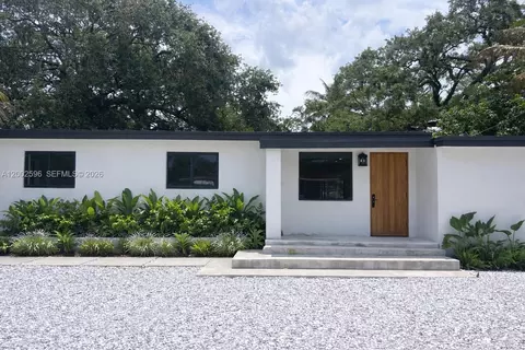 1242 NE 145th St, Miami, FL 33161