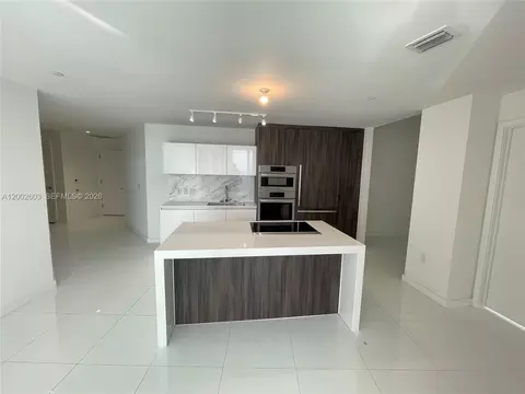 851 NE 1st Ave #3103, Miami, FL 33132