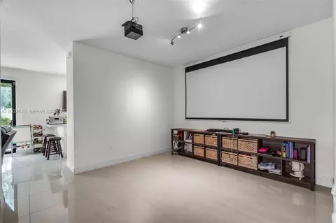 Living - 10371 W 32nd Ln, Hialeah, FL 33018 photo 1 of 1