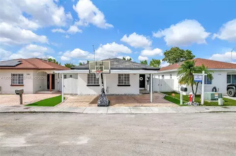 1381 W 30th St, Hialeah, FL 33012
