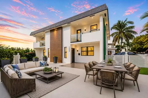 7996 Crespi Blvd, Miami Beach, FL 33141