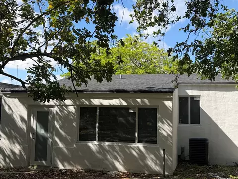 598 NW 53rd St, Miami, FL 33127