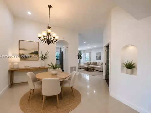 11459 Lakeview Dr #7A, Coral Springs, FL 33071
