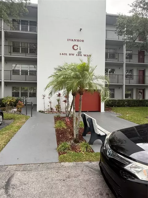 1401 SW 134th Way #106C, Pembroke Pines, FL 33027