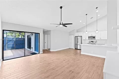 504 Timberlane Cir, Greenacres, FL 33463