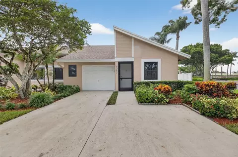 8067 Summerbreeze Ln, Boca Raton, FL 33496